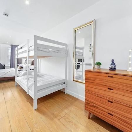 1 Bedroom Flat Piccadilly Sleep 7 In London Vr10 Dış mekan fotoğraf