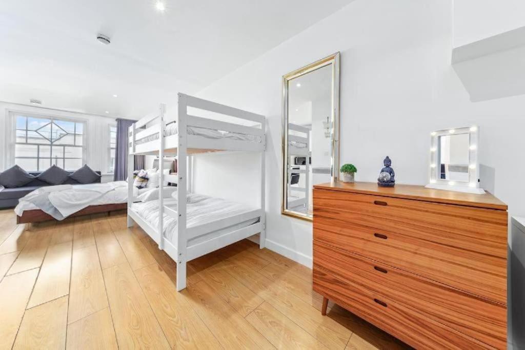 1 Bedroom Flat Piccadilly Sleep 7 In London Vr10 Dış mekan fotoğraf