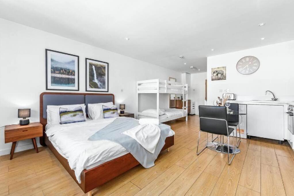 1 Bedroom Flat Piccadilly Sleep 7 In London Vr10 Dış mekan fotoğraf