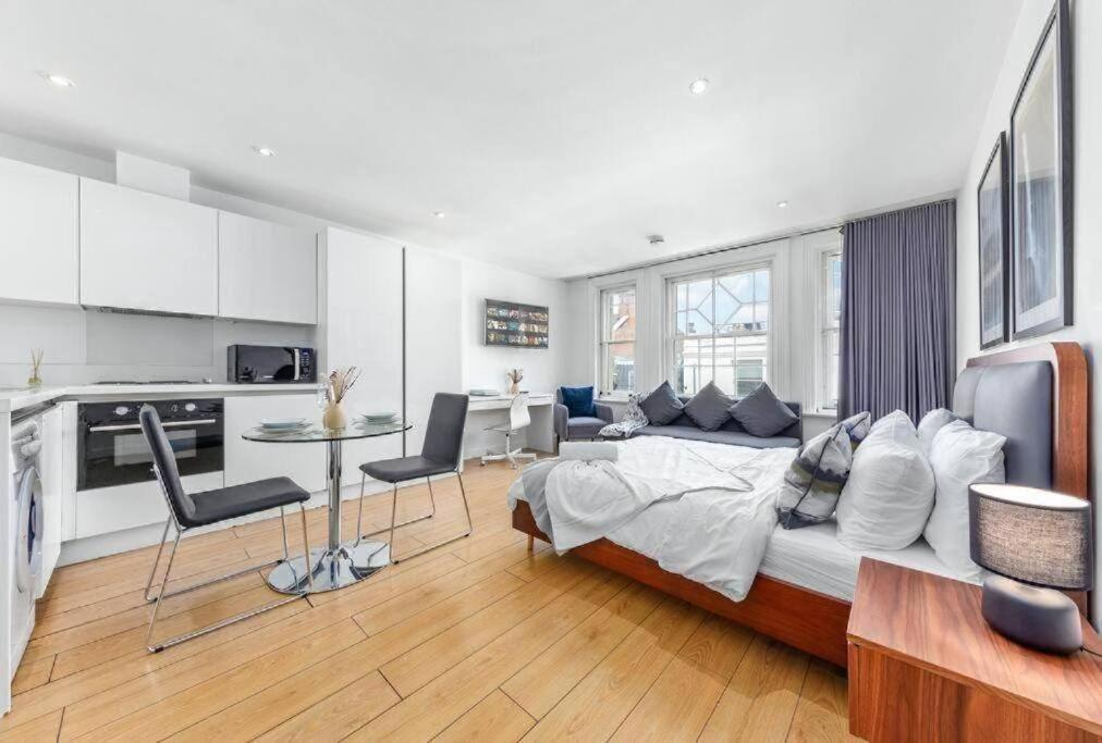 1 Bedroom Flat Piccadilly Sleep 7 In London Vr10 Dış mekan fotoğraf